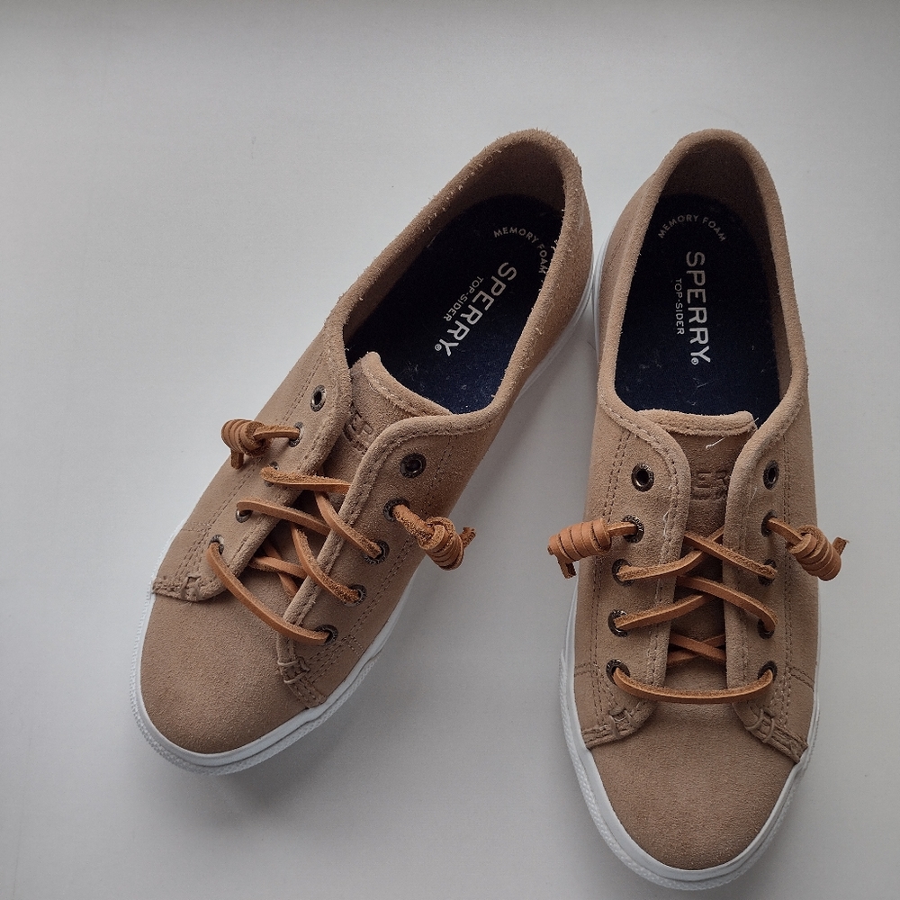 Sperry Top Sider's Women's Size 7.5 Like New